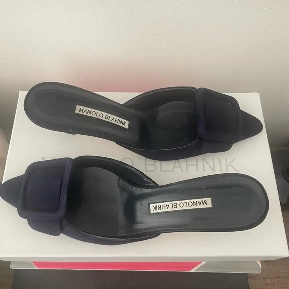 Manolo Blahnik Maysale Suede Navy Blue Kitten Heel Mules Size 36.5 - Picture 3 of 9